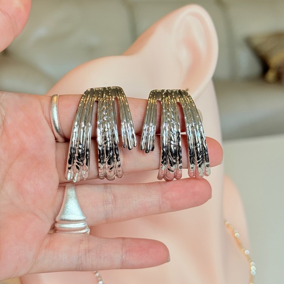 ⚜️ Silver and Gold Women's Earrings - Picture 6 of 6